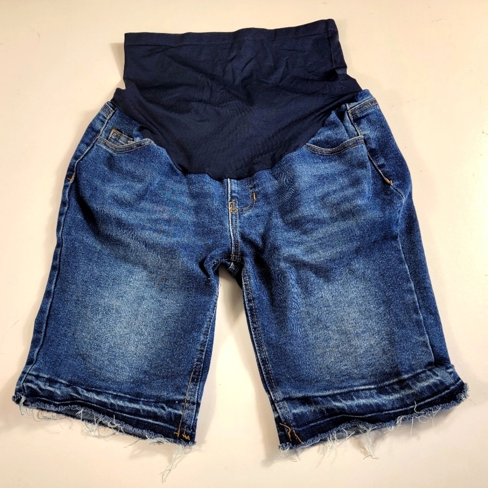 Time and Tru Maternity Women's Shorts Bermuda Size Small (4-6) NWOT stretch